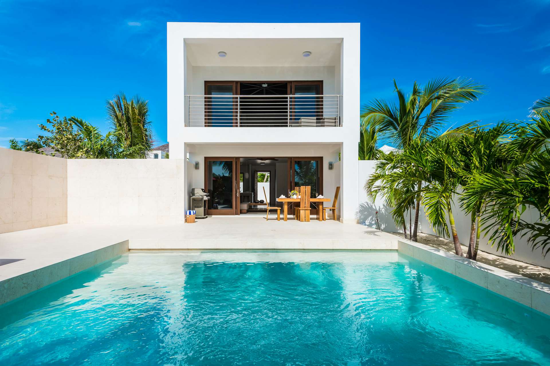 Photo 9 of 10 in Find Yourself in Paradise at These 10 Modern Rentals 