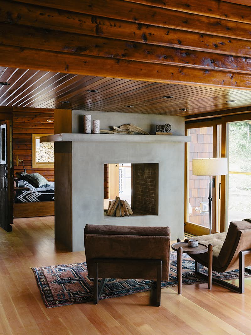 Photo 2 of 13 in An Eclectic Paciﬁc Northwest Cottage - Dwell