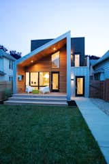 Clad in Cedar and Metal, an Indianapolis Home Gives a Modern Salute to its Traditional Surroundings - Photo 10 of 11 - 