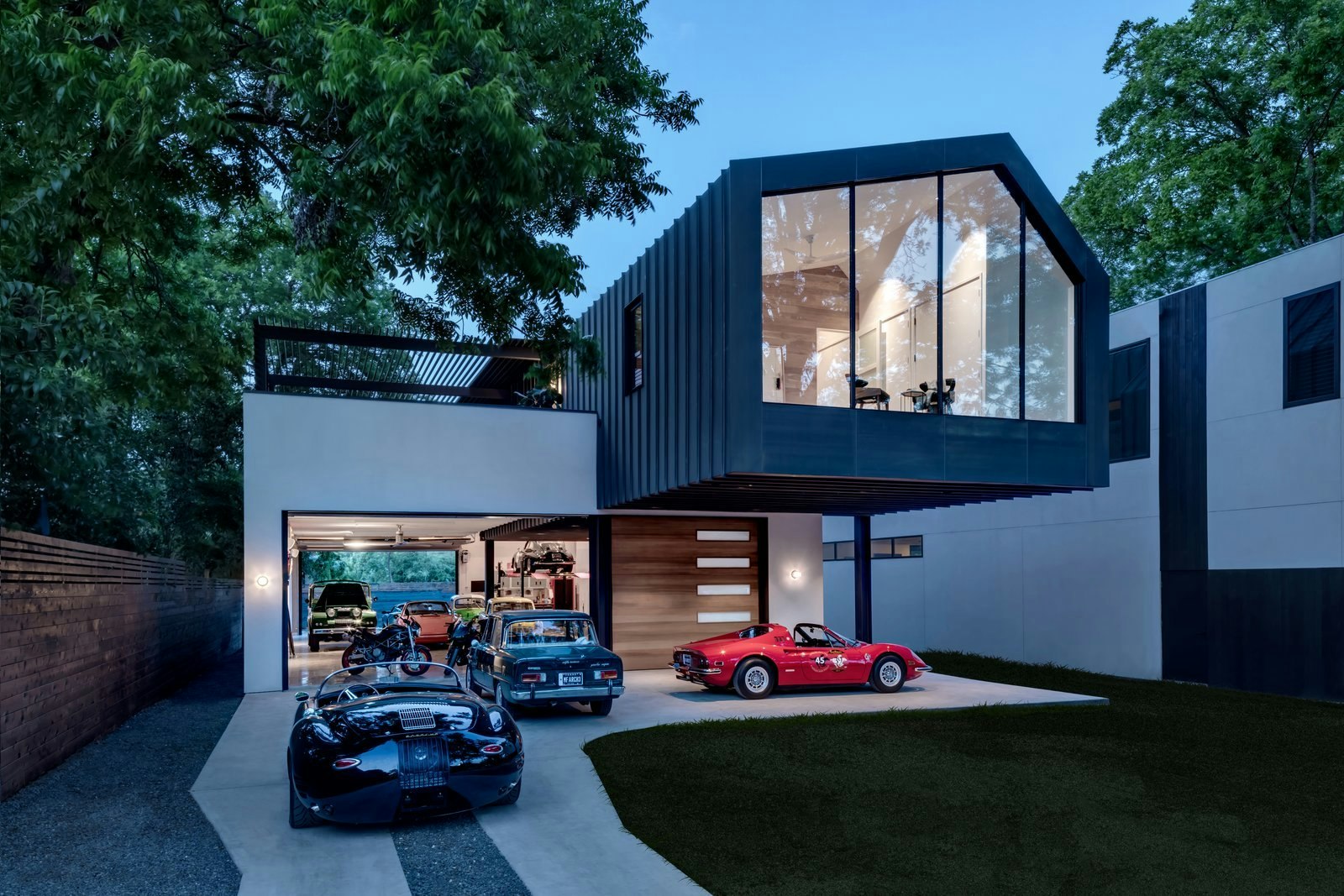 Matt Fajkus creates urban Austin home with pool terrace