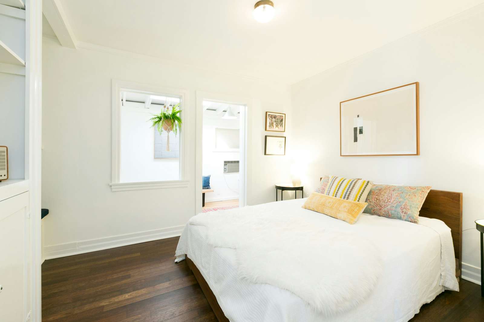 Photo 8 of 12 in House of Cards Actor Molly Parker's Echo Park Bungalow ...