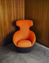 The Edito chair in the den is by Sasha Lakic.