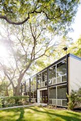 The couple’s garden-style townhouse is one of nearly 200 units that Mies van der Rohe designed for Detroit’s middle class after World War II. Zac Cruse Construction assisted with their remodel.