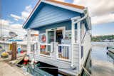 Eco Sea Cottage houseboat exterior