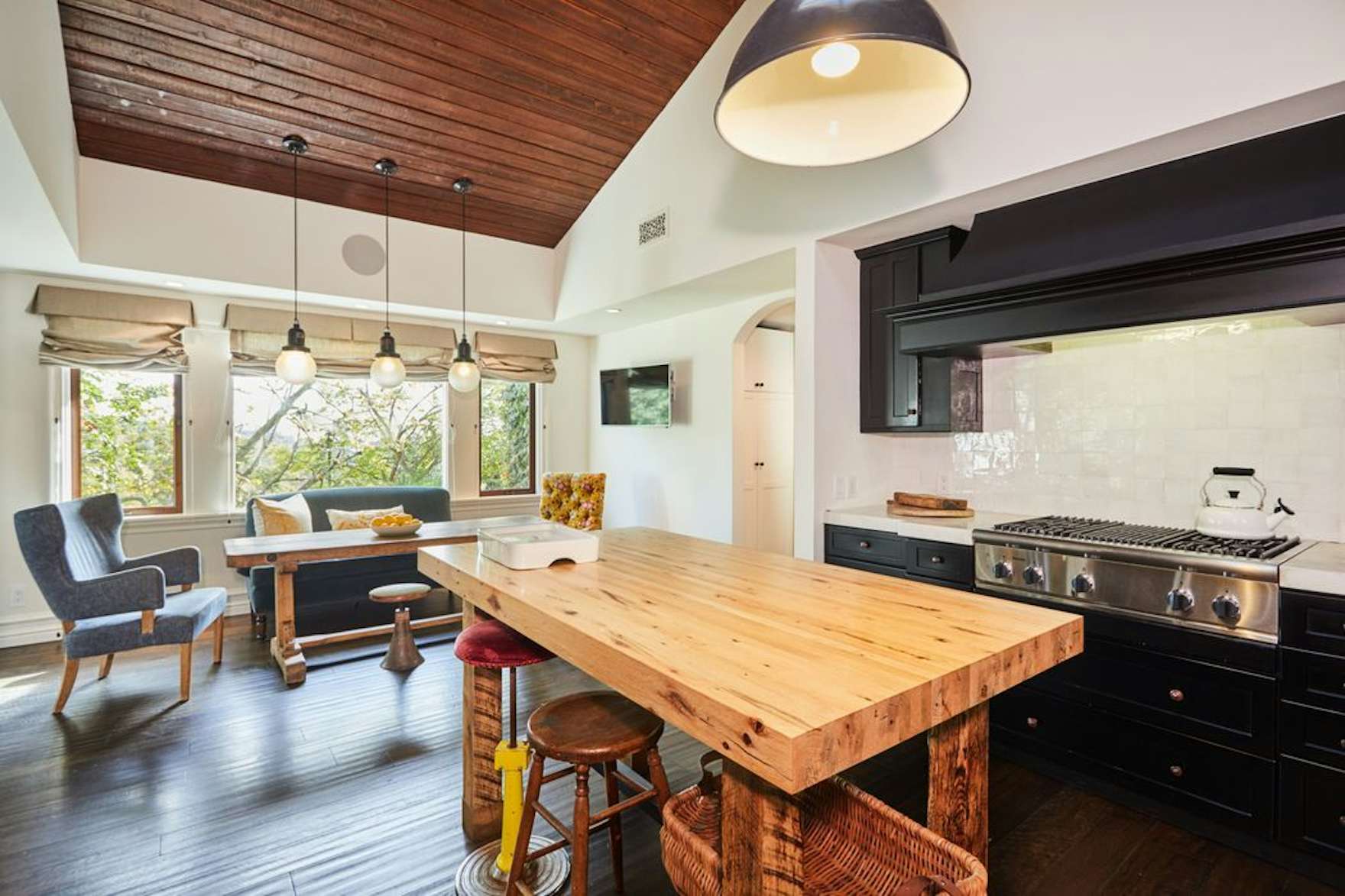 John Stamos of “Full House” Lists His Bachelor Pad of 14 Years For 6