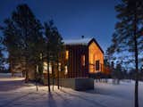 Starlight cabin is a weekend residence in the Ponderosa Pine forest of Northern Arizona, designed to resist the fires typical of the region.