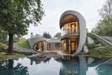  Agnieszka Jakubowicz’s Saves from This Wild, Curvaceous Home Is Buried Beneath the Earth