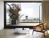 On the roof, a flex room provides a place to read, play music, or host guests.