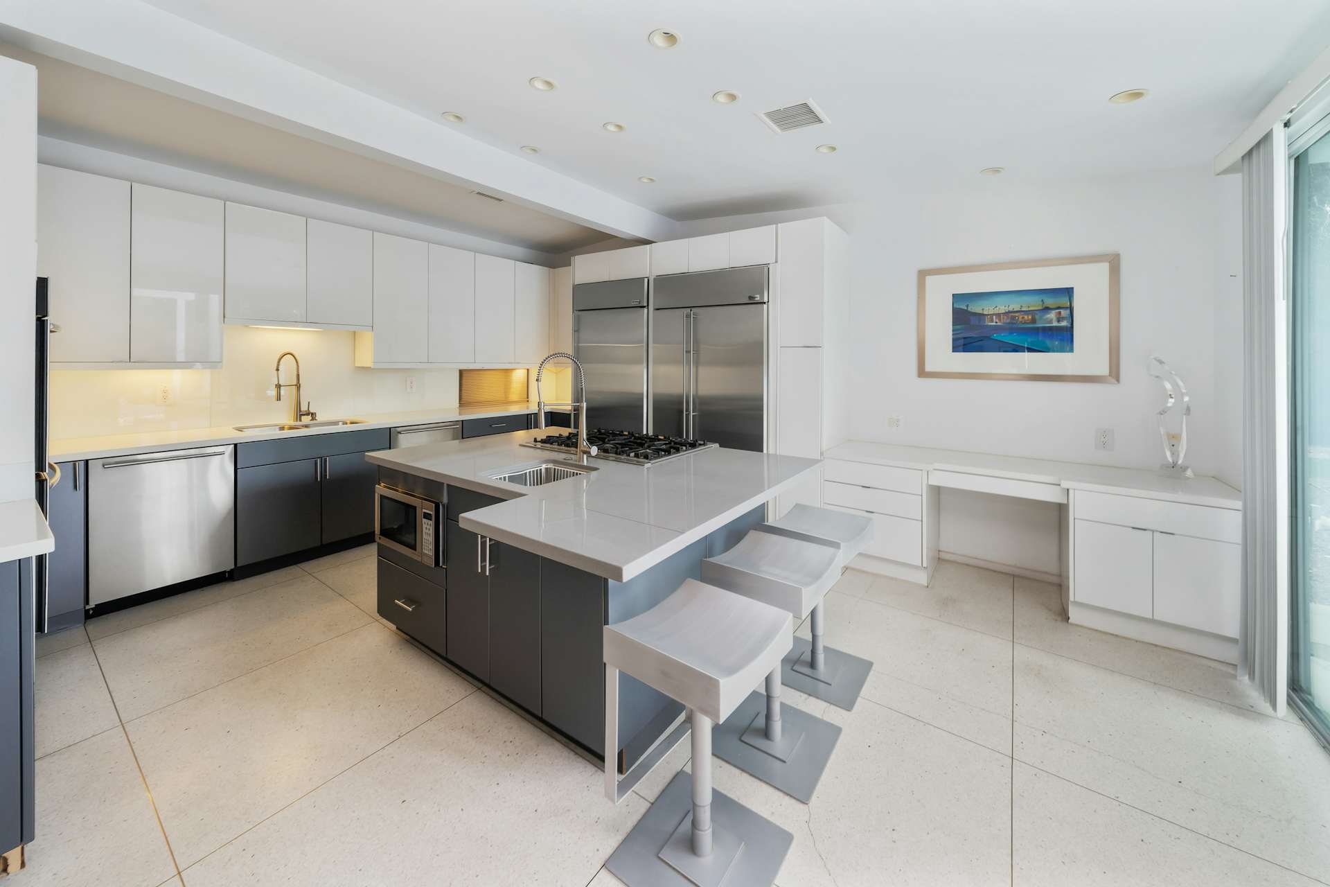 An Iconic Old Hollywood Hang in Palm Springs Relists for 1.4M Dwell