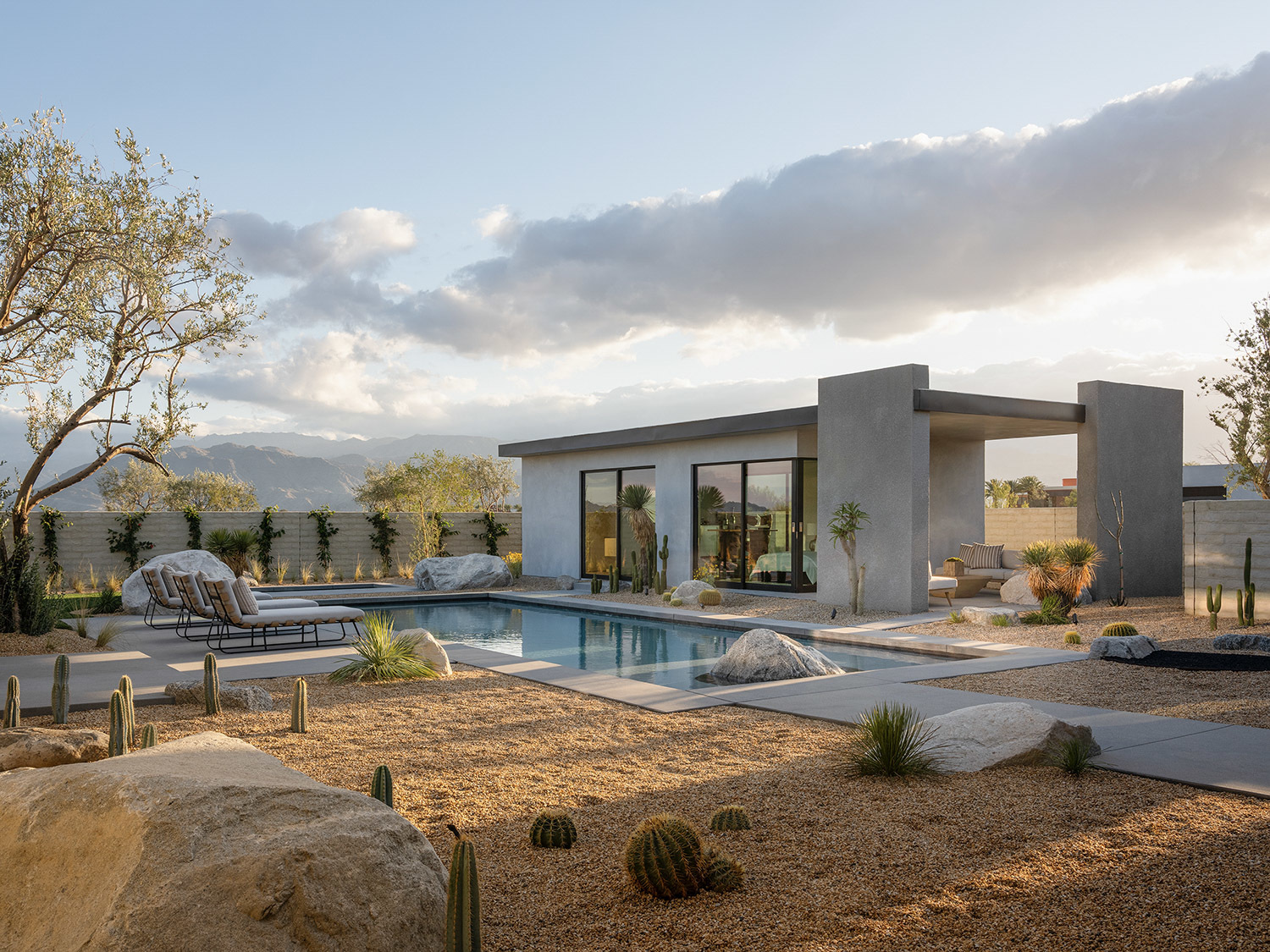 Photo 13 Of 13 In A Striking Desert Contemporary In Rancho Mirage Seeks   Original 