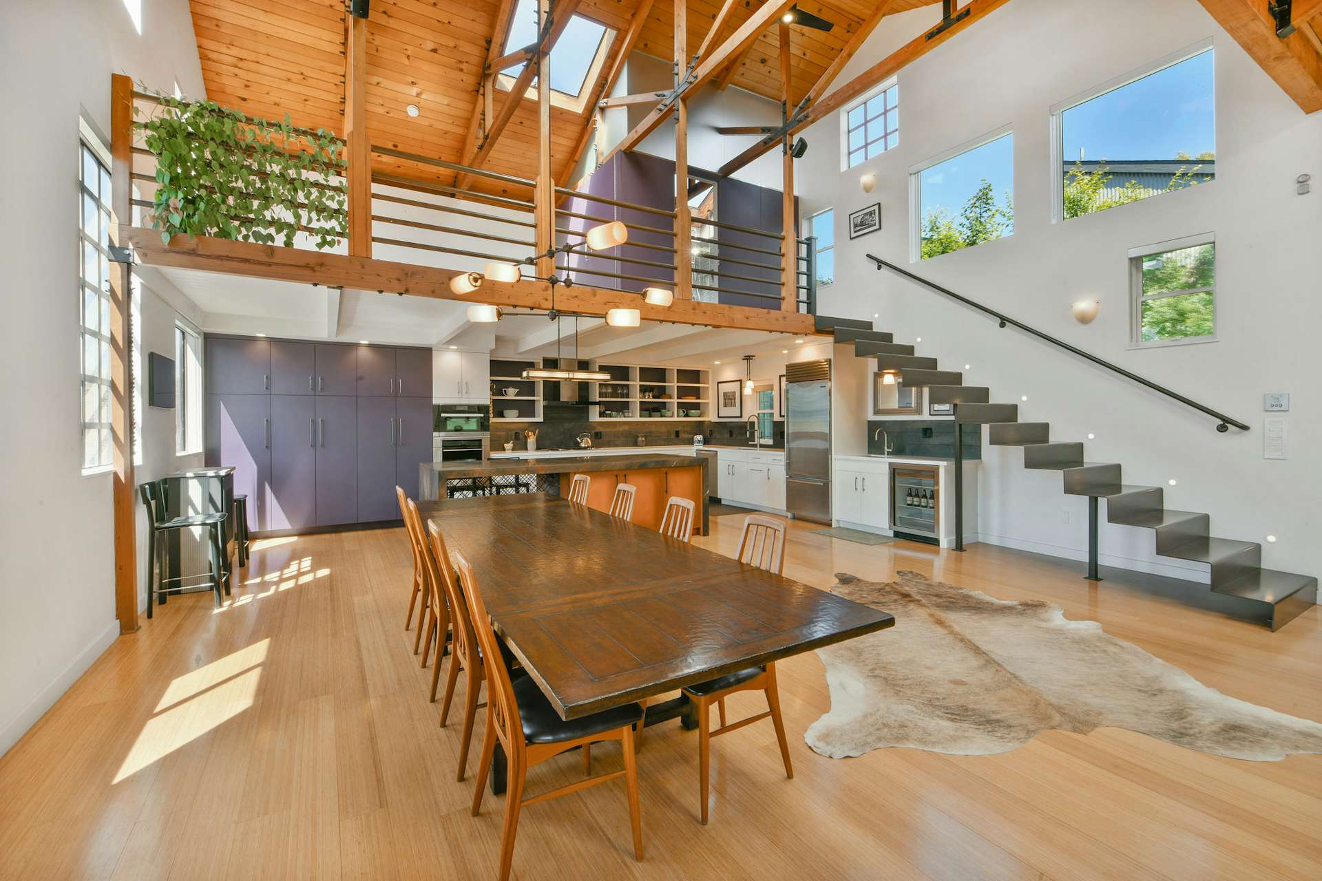 Photo 5 of 16 in Spend Your Days Working From Home in This Handsomely