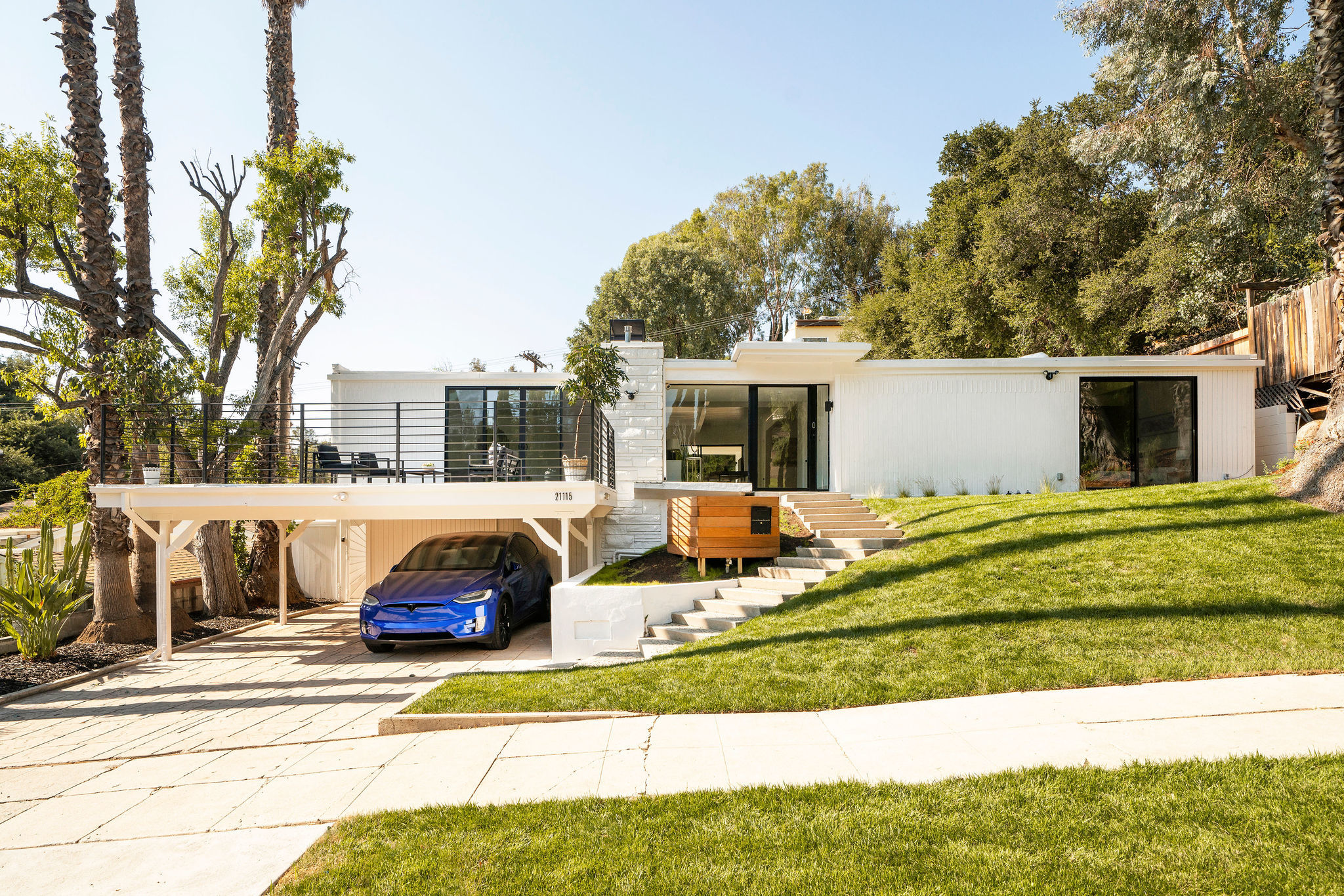 Before & After: Two Brothers List Their Swanky Midcentury