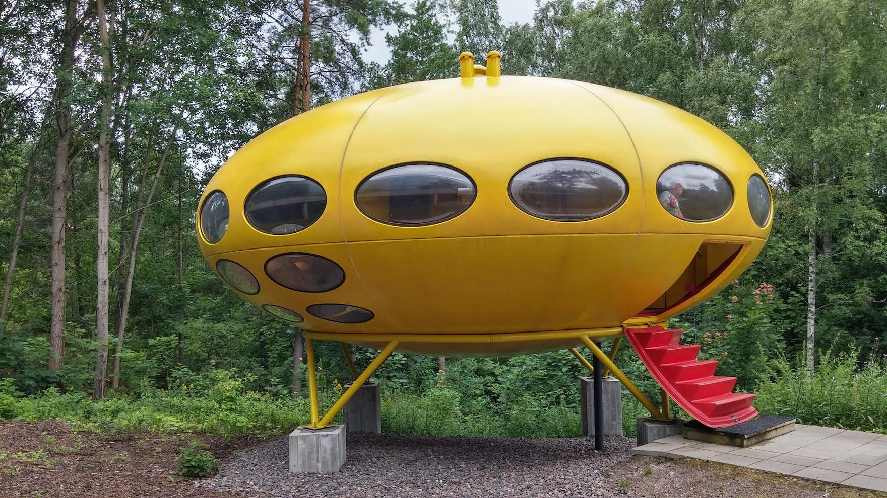 Photo 9 of 10 in A Rare FUTURO Flying Saucer House Seeks an Earthling