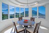  Photo 7 of 10 in A Romantic Hawaiian Residence Offers Panoramic Ocean and Mountain Views for $3.9M