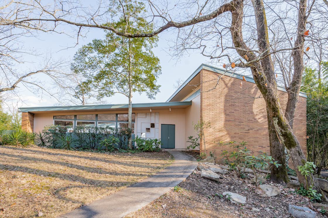 Asking 600K, This Midcentury Home Is a Rare Find Near Birmingham
