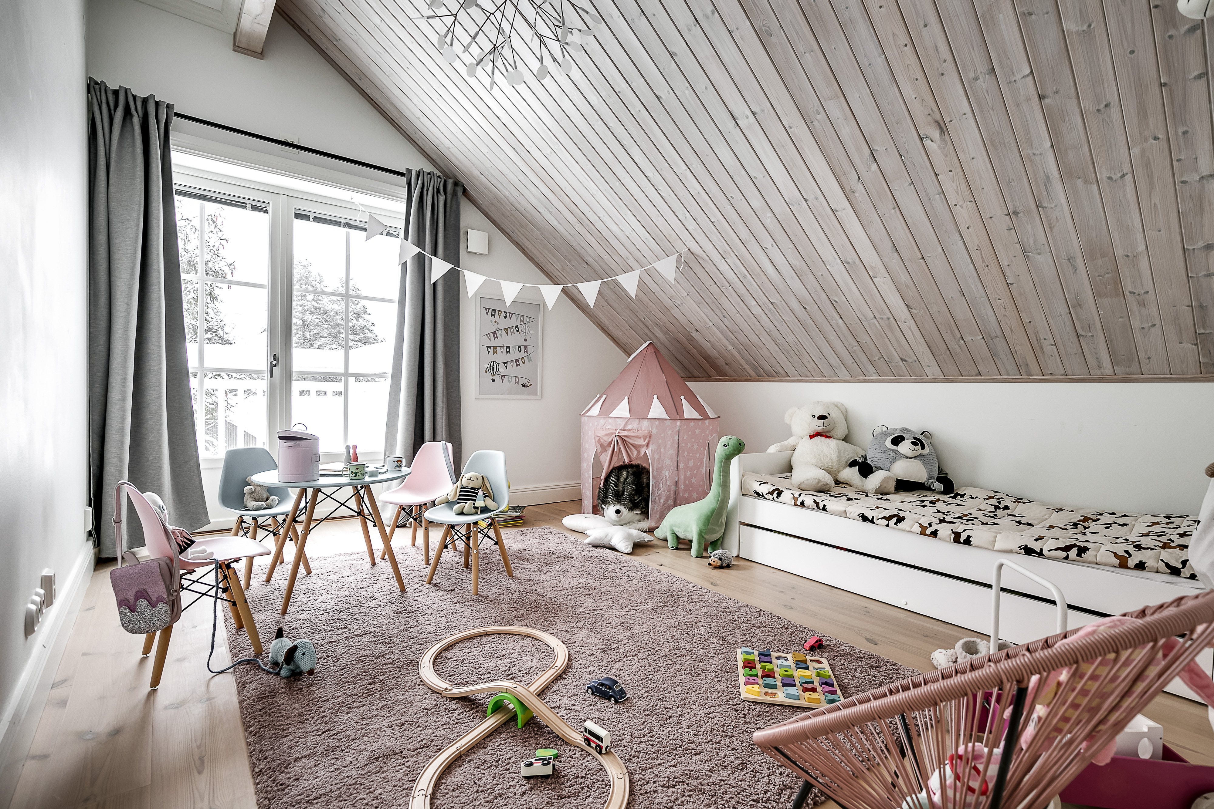 An Airy, Five-Bedroom Villa Seeks A New Buyer In Stockholm - Dwell