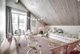 An Airy, Five-Bedroom Villa Seeks a New Owner in Stockholm - Photo 10 of 10 - 