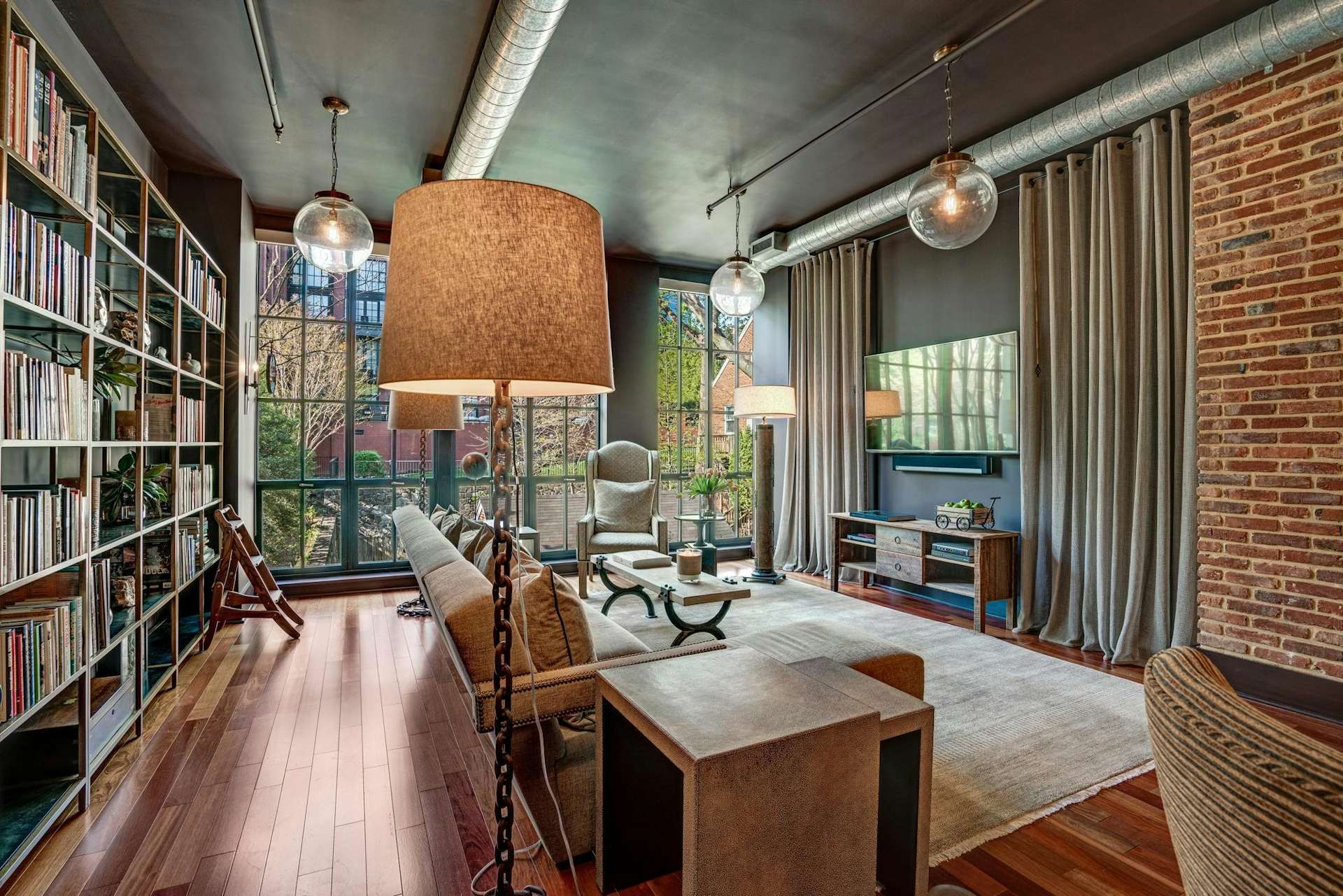 Photo 7 of 10 in A Luxurious Loft Seeks a New Buyer for $1.3M in ...