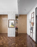 A Deteriorating 1950s Apartment in São Paulo Gets Revamped and Greened-Up - Photo 6 of 14 - 