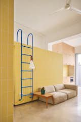 A Former Warehouse in Madrid Becomes a Colorful and Adaptable Apartment - Photo 7 of 14 - 