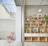 A Former Warehouse in Madrid Becomes a Colorful and Adaptable Apartment - Photo 10 of 14 - 