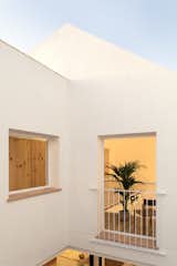 A City Dwelling in Spain Puts a Premium on Outdoor Space - Photo 9 of 11 - 