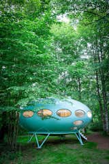 The Futuro House is a spaceship-like tiny home originally conceived by Finnish designer Matti Suuronen in 1968 as a portable ski chalet. Today, there are less than 70 Futuros left in existence.