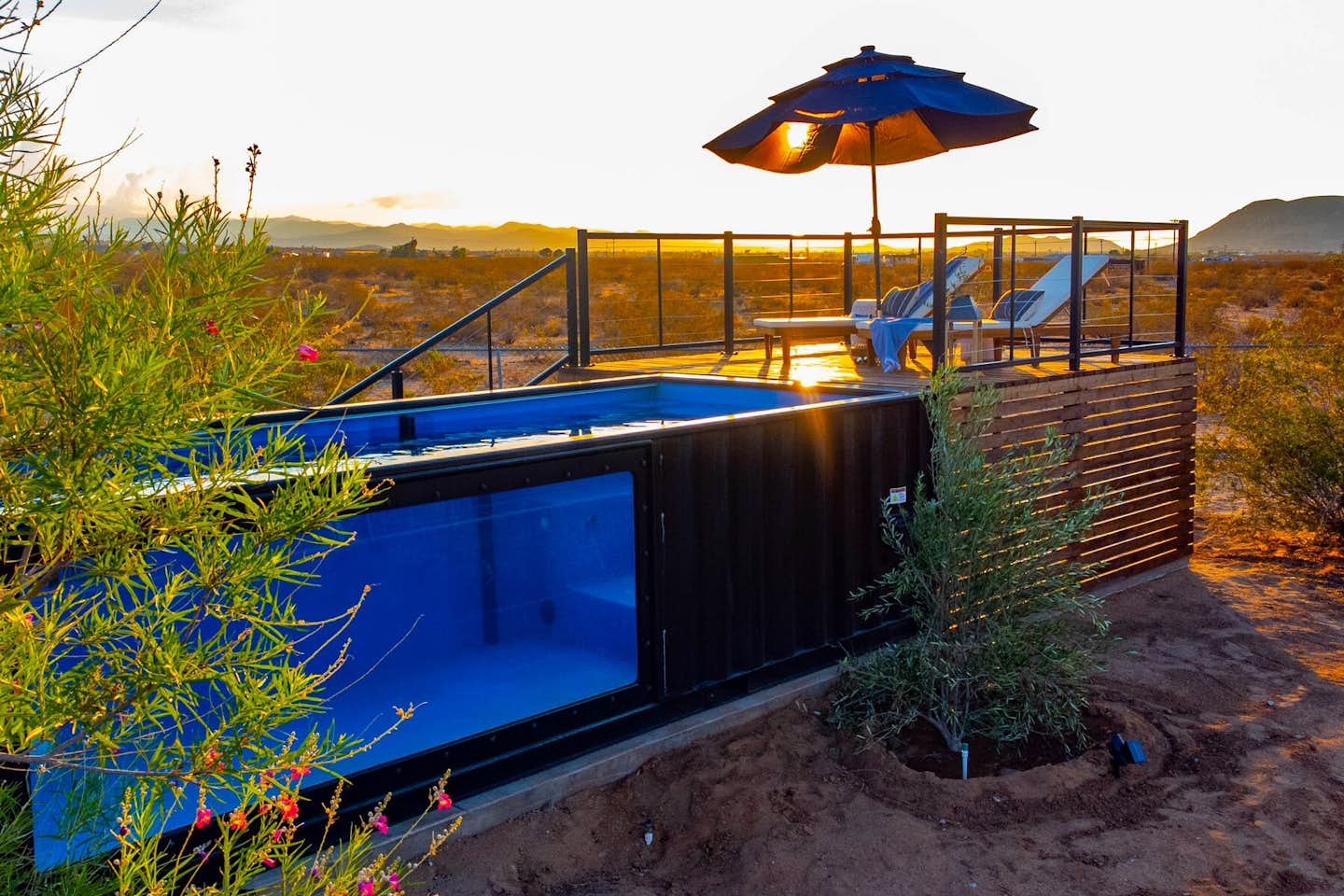 Listed at 798K, This Joshua Tree Hideaway Has Its Own Shipping