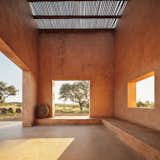 An Indoor/Outdoor Portuguese Getaway Blends Into the Arid Landscape - Photo 2 of 13 - 