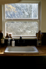  Photo 4 of 4 in A Modern Cabin in New York Has a Large Deck Overlooking the Catskills by Dwell