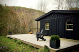  Photo 2 of 4 in A Modern Cabin in New York Has a Large Deck Overlooking the Catskills by Dwell