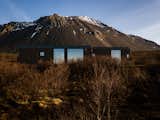 A Prefab Retreat in Iceland Is Positioned for Jaw-Dropping Views - Photo 13 of 15 - 
