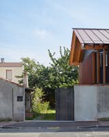  Photo 12 of 15 in An Eccentric Facade Turns Heads at This House Outside Paris