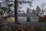 A Family’s Retreat in Quebec Pulls Apart Cabin Conventions - Photo 16 of 18 - 