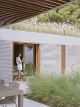 A ’70s Seafront Home in Greece Breaks Free of Its Tunnel Vision - Photo 7 of 32 - 