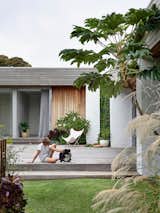A Black Timber Screen Conceals a Family’s Lush Hideaway on the Victoria Coast - Photo 7 of 31 - 