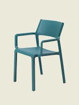 The Ubiquitous Monobloc Chair Has More to Offer With These 6 New Designs - Photo 4 of 7 - 