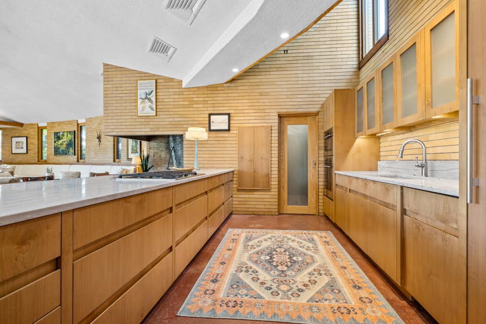 Photo 5 of 17 in One of Only Three Frank Lloyd Wright Homes in Virginia Is on the Market for 2