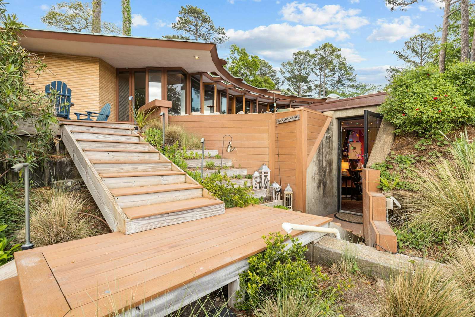 Photo 13 of 17 in One of Only Three Frank Lloyd Wright Homes in