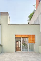 An Outdoor Courtyard Becomes the Living Room of a Family’s Barcelona Row House - Photo 19 of 27 - 