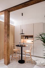  Photo 4 of 24 in A Timber-Heavy Apartment in Spain Is Anything but Wooden