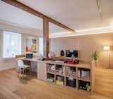 A Timber-Heavy Apartment in Spain Is Anything but Wooden - Photo 6 of 23 - 