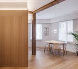 A Timber-Heavy Apartment in Spain Is Anything but Wooden - Photo 12 of 23 - 