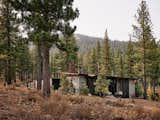 A Central Courtyard at This Sierra Nevada Retreat Evokes the Feel of a Campsite - Photo 17 of 18 - 