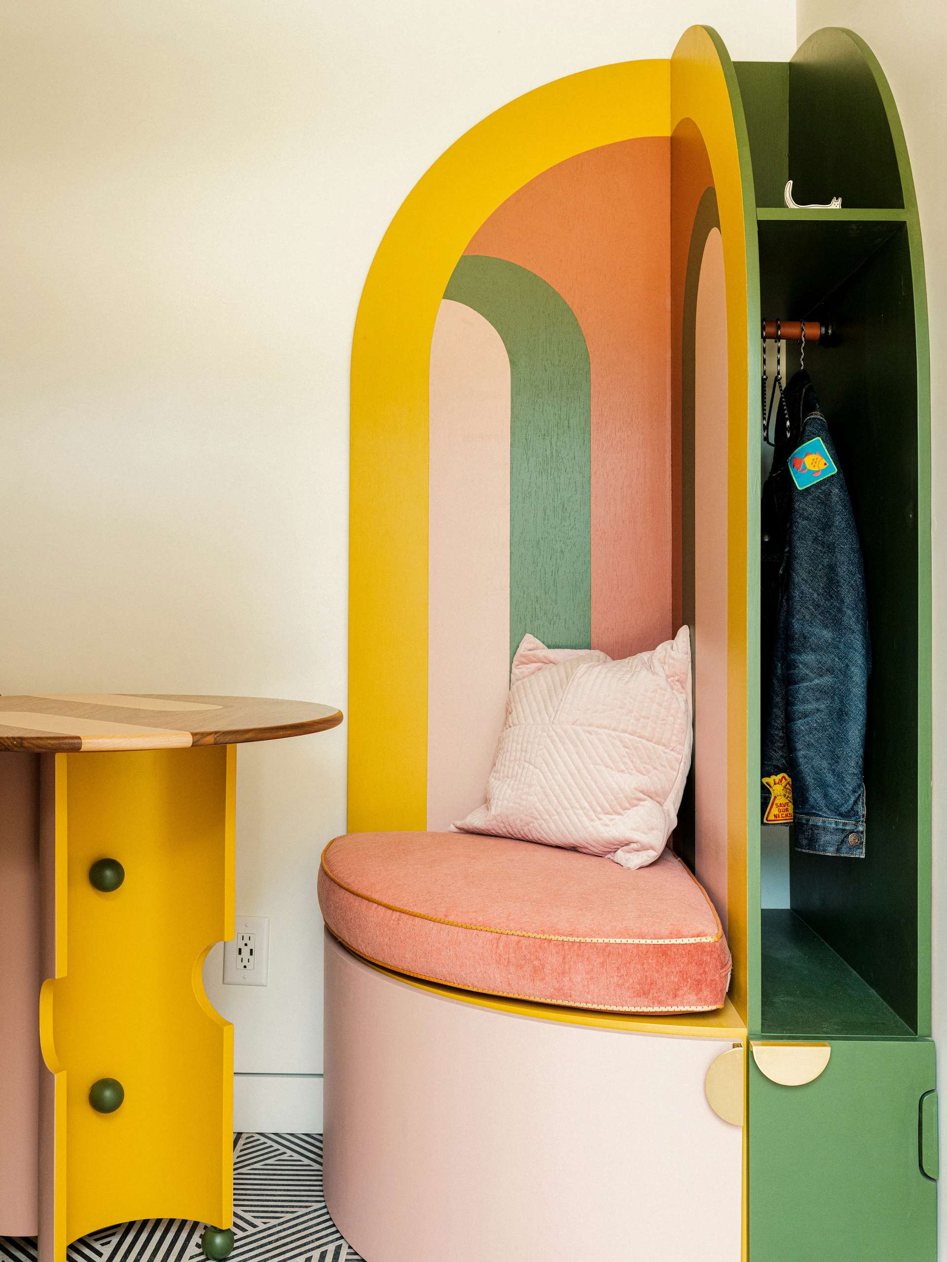 Photo 11 Of 12 In A 200 Square Foot ADU Packs A Playful Punch With photo-11-of-12-in-a-200-square-foot-adu-packs-a-playful-punch-with