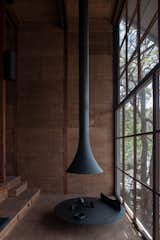 A Massive Glass Front Slides Open at This Off-Grid Cabin in Australia - Photo 5 of 10 - 