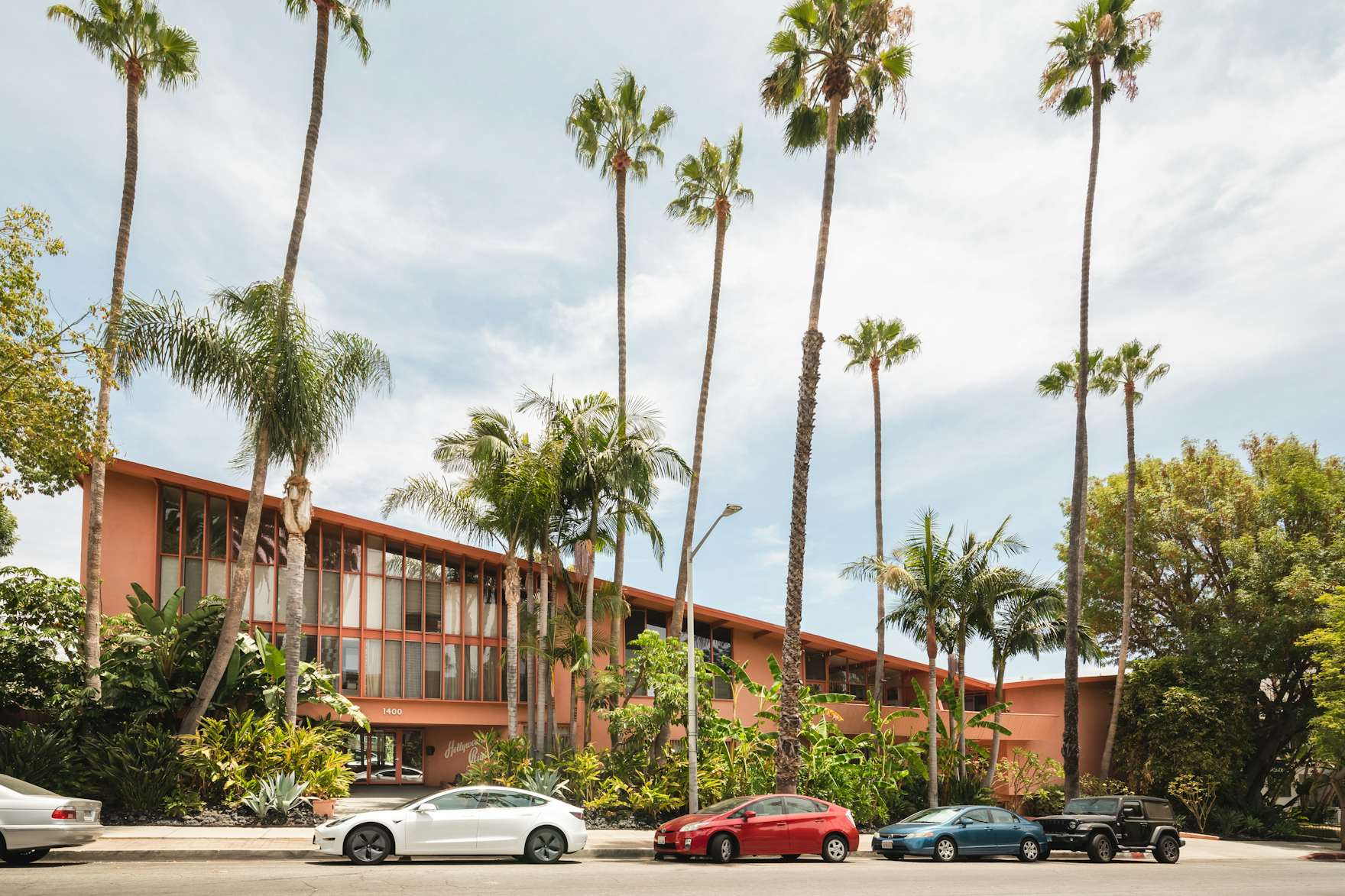 Photo 1 of 10 in An Airy Apartment Inside a Midcentury Hollywood