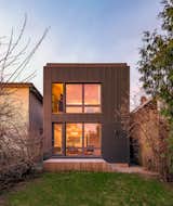 A Century-Old Cottage Becomes a Two-Family Home That Fits Right Into Its Toronto Neighborhood - Photo 15 of 16 - 
