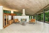 A Midcentury Gem With a Jaw-Dropping Roof Hits the Market in Connecticut - Photo 4 of 10 - 