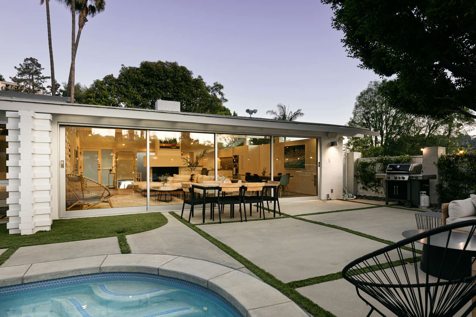 Photo 10 of 11 in Here’s Your Chance to Own a Dazzling Midcentury Home
